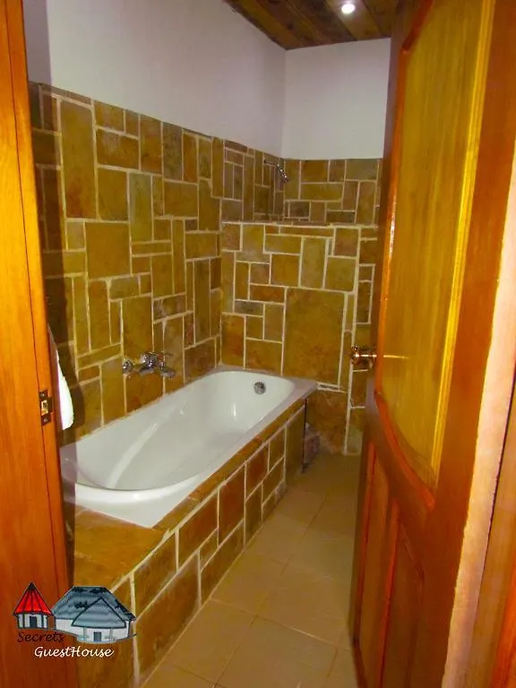 Secrets Guest House Entebbe